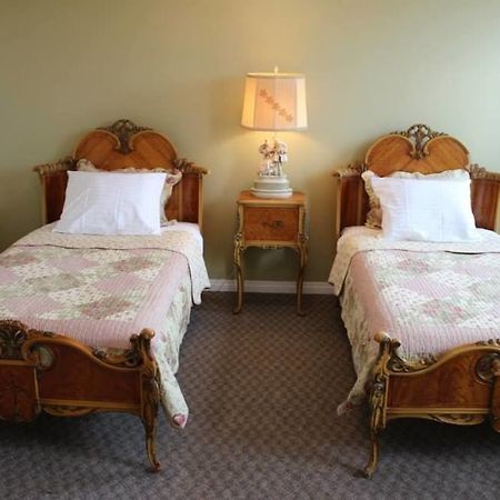 Onanole Honeycomb Bed & Breakfast מראה חיצוני תמונה